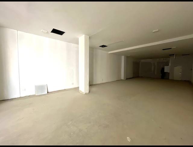 104M² RETAIL TO LET IN FOURWAYS